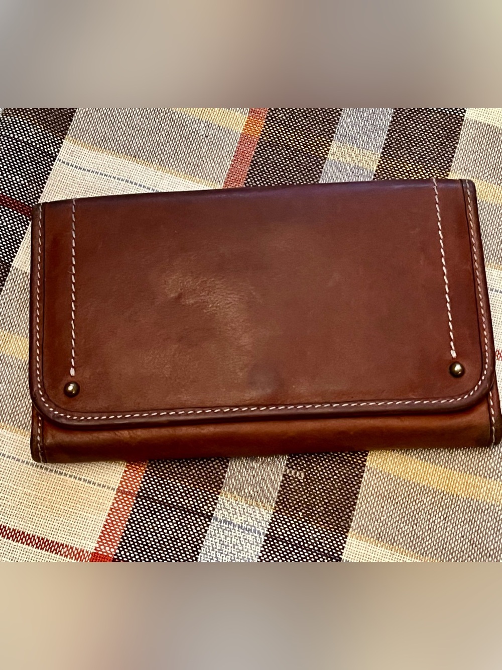 Classic Brown Leather Women's Wallet with Contrast Stitching